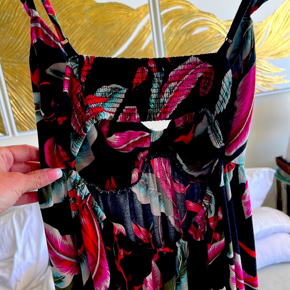 Fun flirty tropical Volcom dress - NEVER WORN - Picture 4 of 4